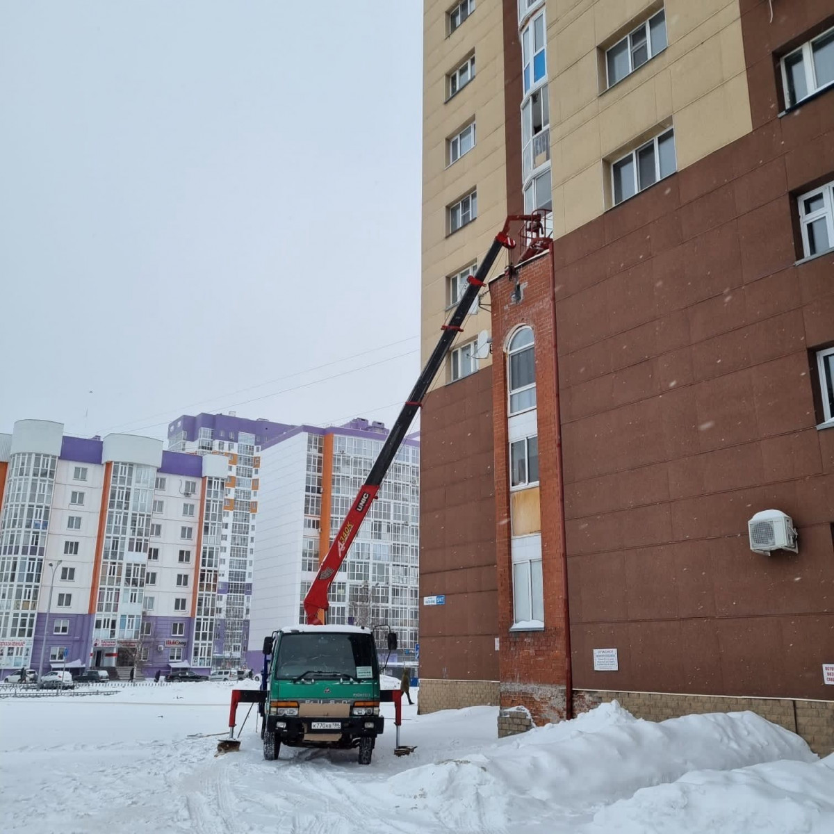 Разгрузка машины автокраном со стропальщиками в Рязани недорого